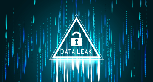 Sullo sfondo blu che rappresenta uno schermo con i fosfori celesti che sembrano piovere, emerge un triangolo con all'interno un lucchetto aperto e la scritta Data Leak