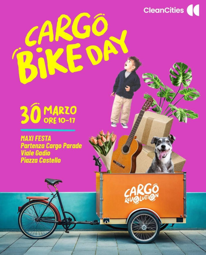 Volantino dell'evento. Una cargo bike sul cui cassone ci sono: un bambino, hna chitarra, un cane, fiori, piante, scatole. Lo sfondo è rosa. Una scritta gialla dà le informazioni riportate nel post